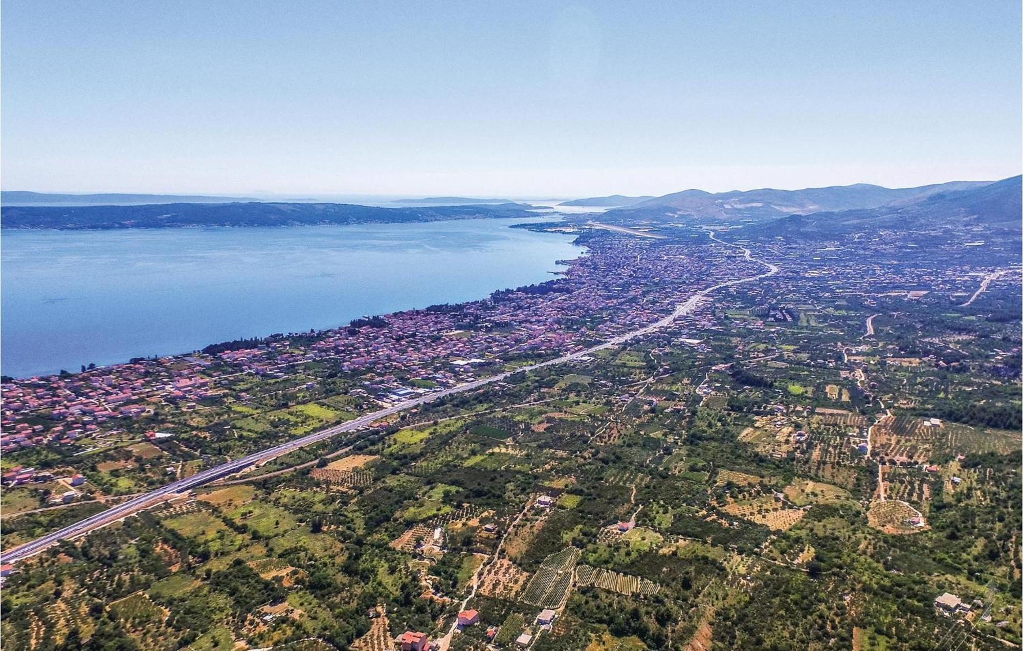 Stunning Apartment In Kastel Stari With Wifi Kaštela Exterior foto